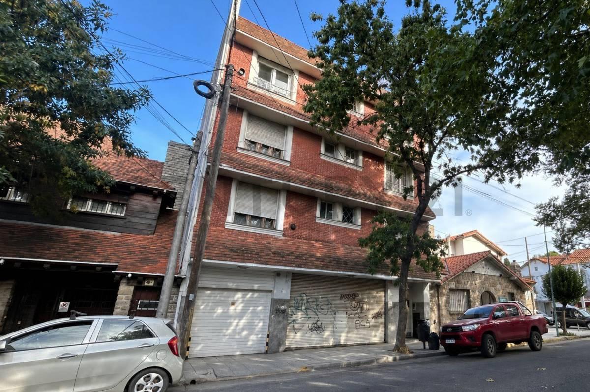VENTA DEPARTAMENTO 2 AMBIENTES CON COCHERA CHAUVIN — foto 1