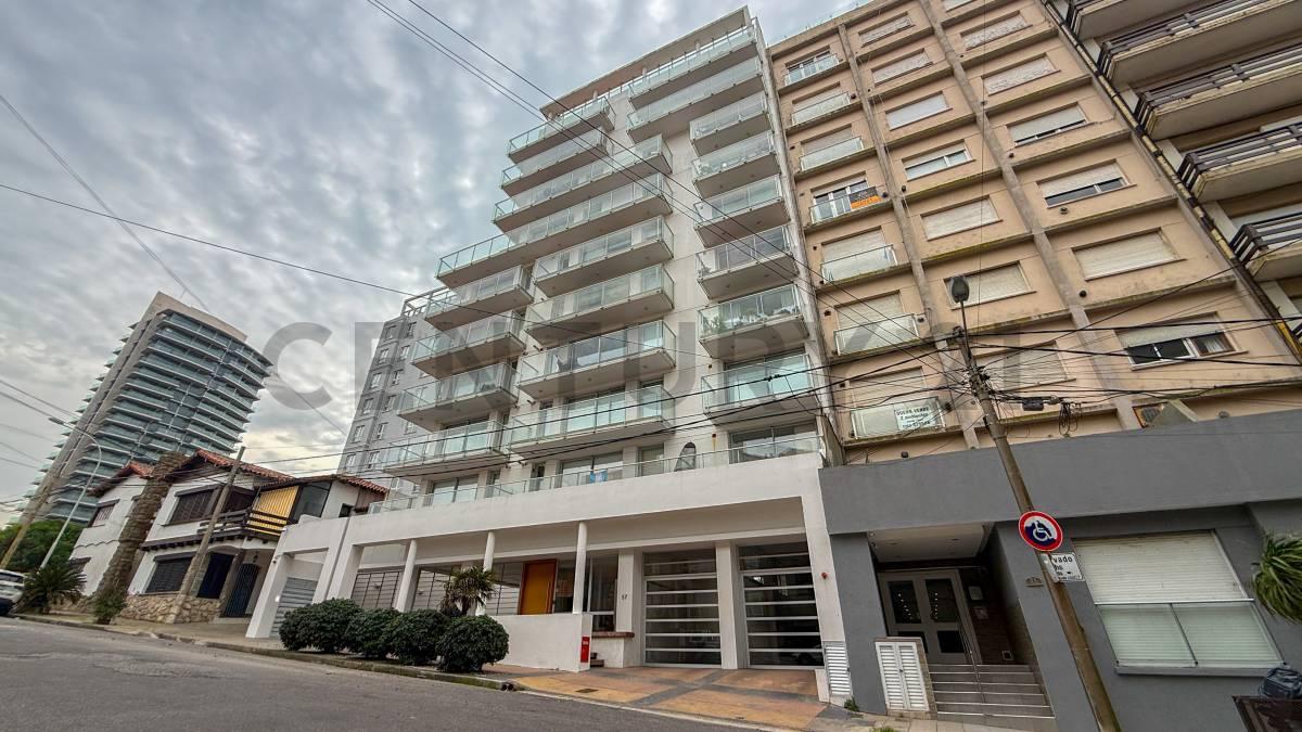 VENTA DEPARTAMENTO 3 AMBIENTES AL FRENTE VISTA LATERAL AL MAR — foto 1