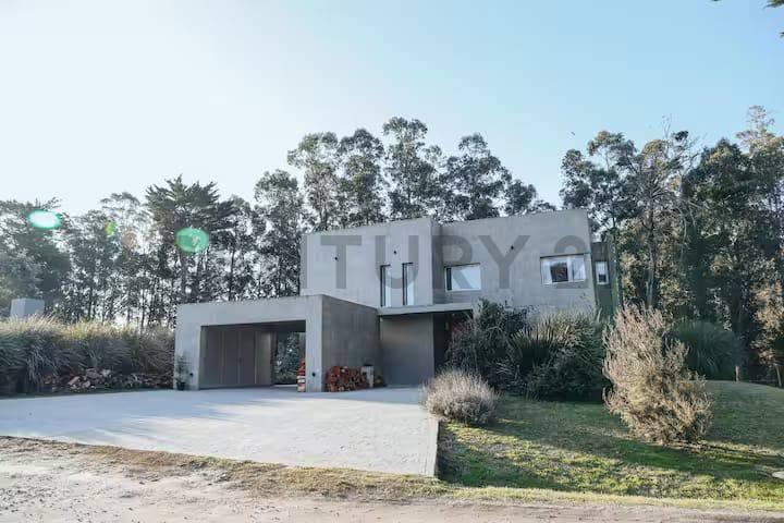 Casa en venta en Barrancas de San Benito | 5 ambientes, pileta y gran parque — foto 1