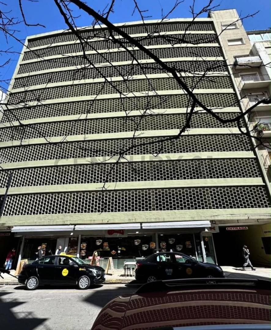 Venta en Bloque/ 51 cocheras en pleno centro — foto 1