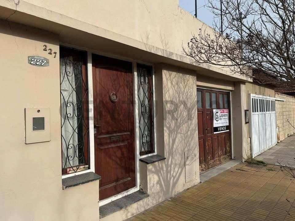 VENDEMOS CASA EN BARRIO RESIDENCIAL APTA CREDITO — foto 1