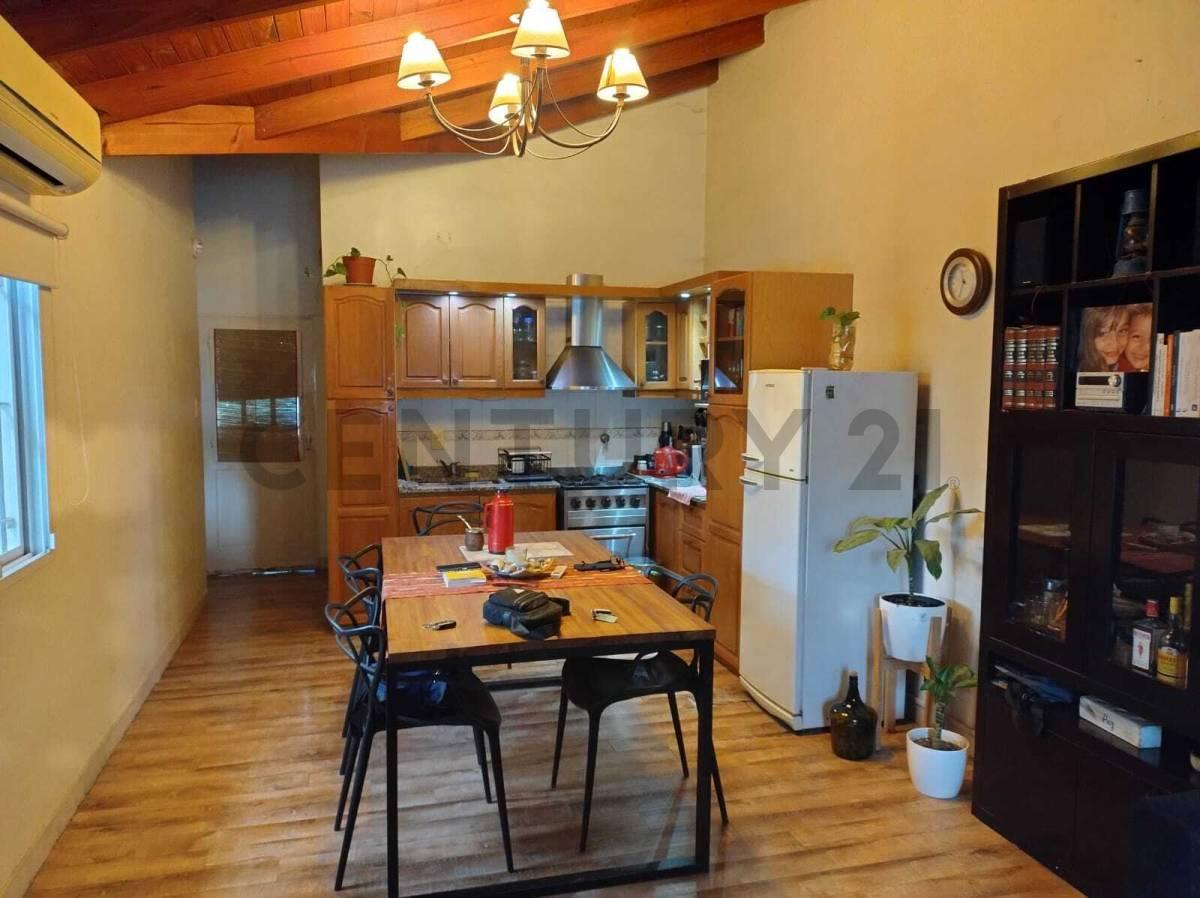 Excelente casa en zona privilegiada de Gonnet de 2 dormitorios. — foto 1