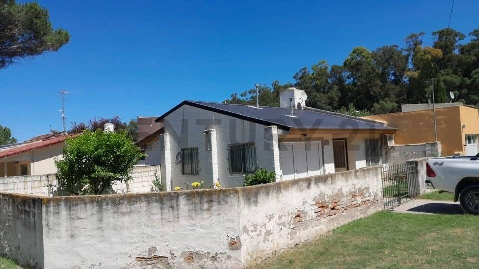 C 21 LOPAZZO - OPORTUNIDAD VENDEMOS CASA REFACCIONADA CON GAS DE RED EN CLAROMECO — foto 1