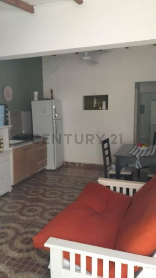 OPORTUNIDAD!!! VENDEMOS DEPARTAMENTO AMOBLADODE 2 HABITACIONES A 100 MTS DEL MAR SIN EXPENSAS — foto 1