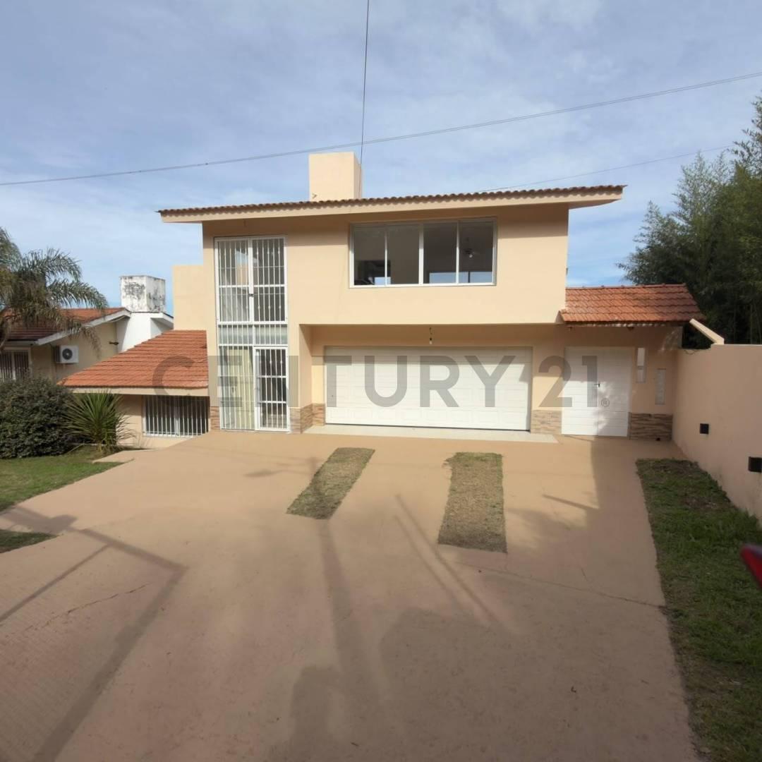 CASA EN VENTA EN VILLA DEL LAGO - CARLOS PAZ - — foto 1
