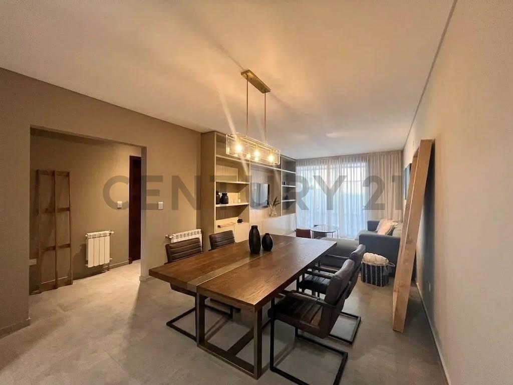 Dúplex 2 Dorm, en una sola planta con patio — foto 1