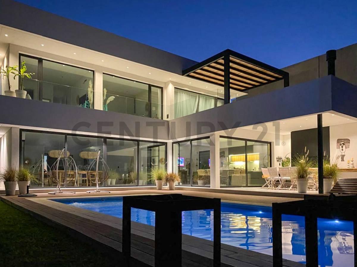 Yacht Nordelta casa en venta con 4 Suites — foto 1