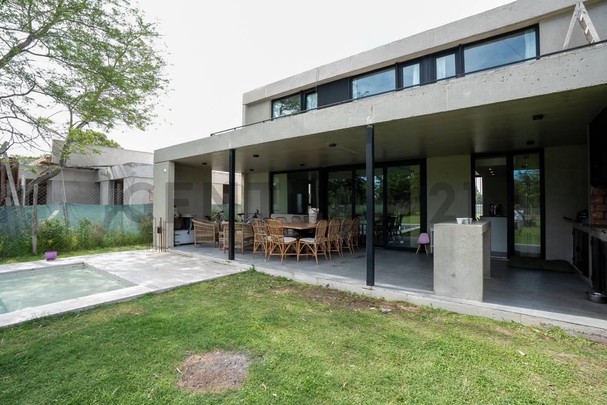 VENTA DE CASA EN BARRIO CERRADO — foto 1