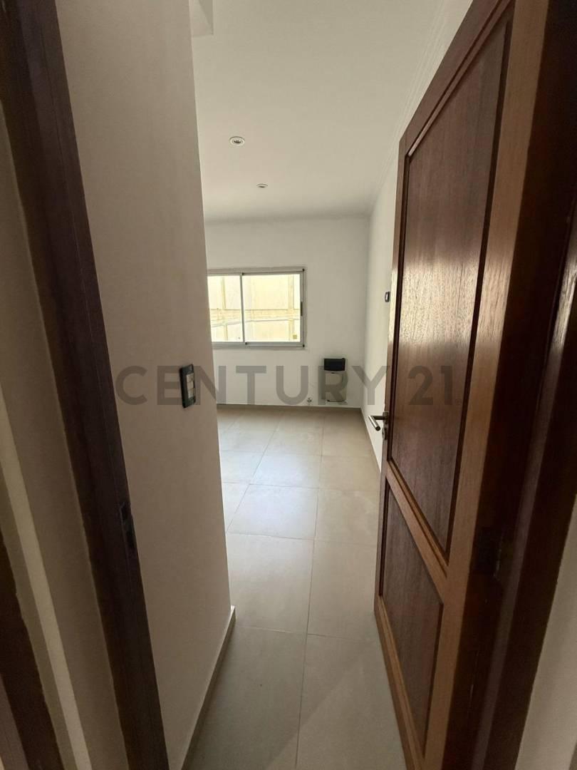 Departamento en alquiler - 1 dormitorio con balcón. — foto 1
