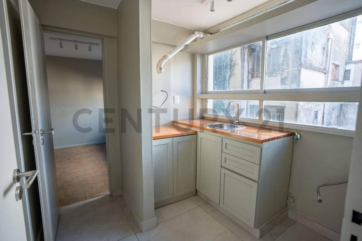 Departamento de un dormitorio en La Plata en venta — foto 1