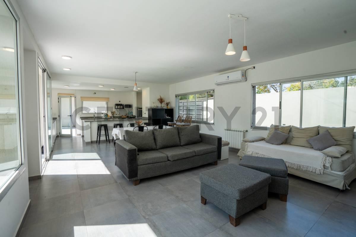 CASA EN VENTA EN CITY BELL — foto 1