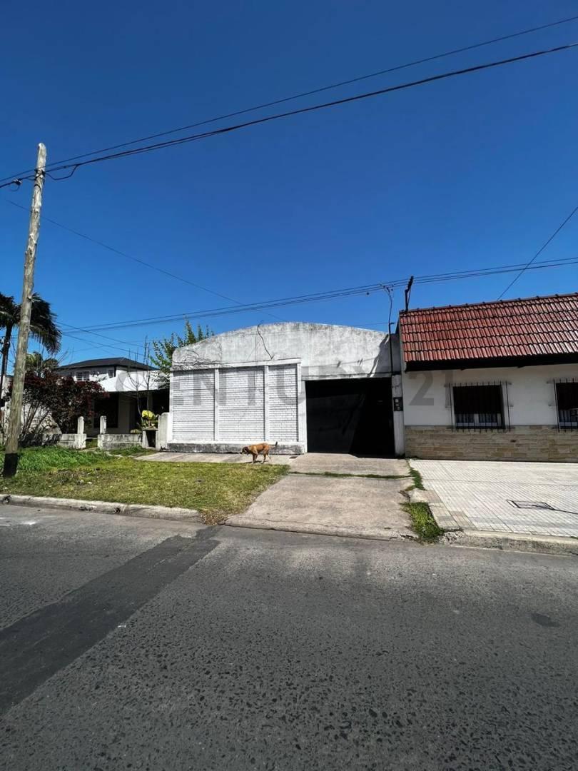 Galpon en Alquiler- Tolosa 5 e/526 y 527 — foto 1