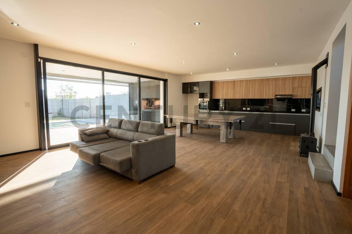 Casa en Venta de tres dormitorios en City Bell — foto 1