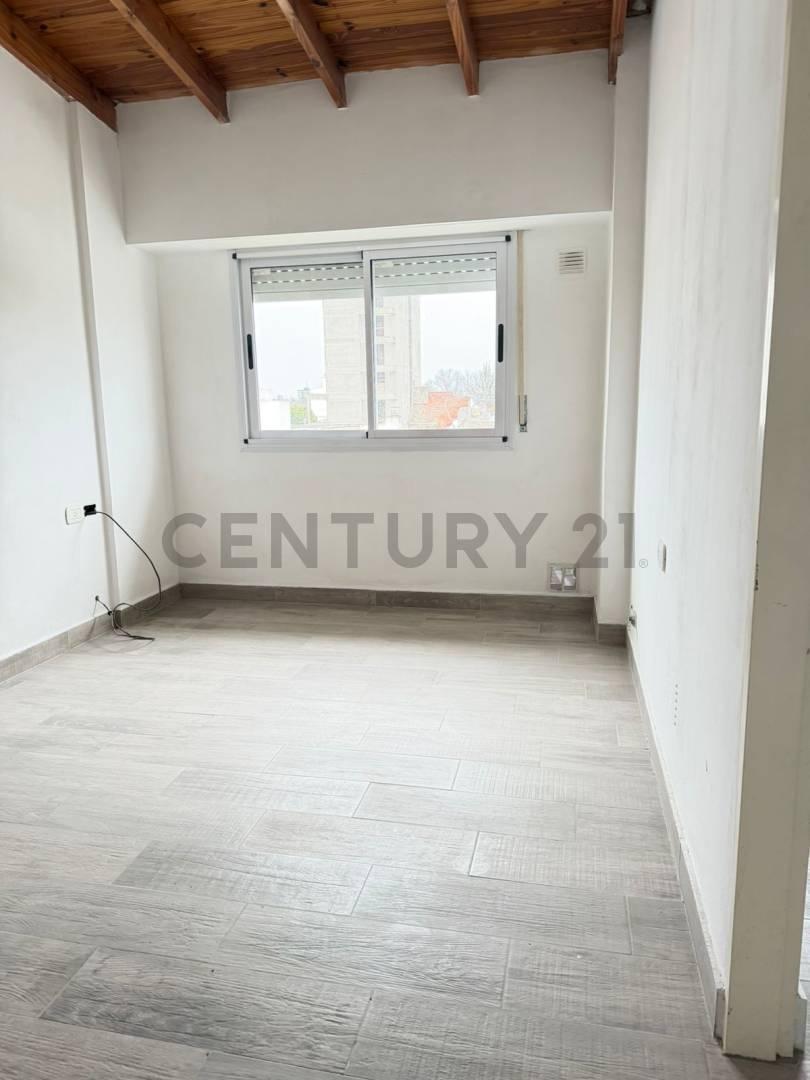 Departamento de 1 dormitorio Reciclado en Venta en La Plata — foto 1