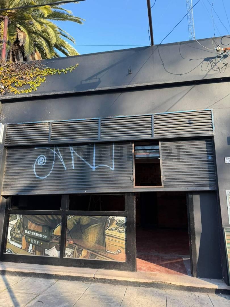 Local en Alquiler en City Bell en Cantilo — foto 1