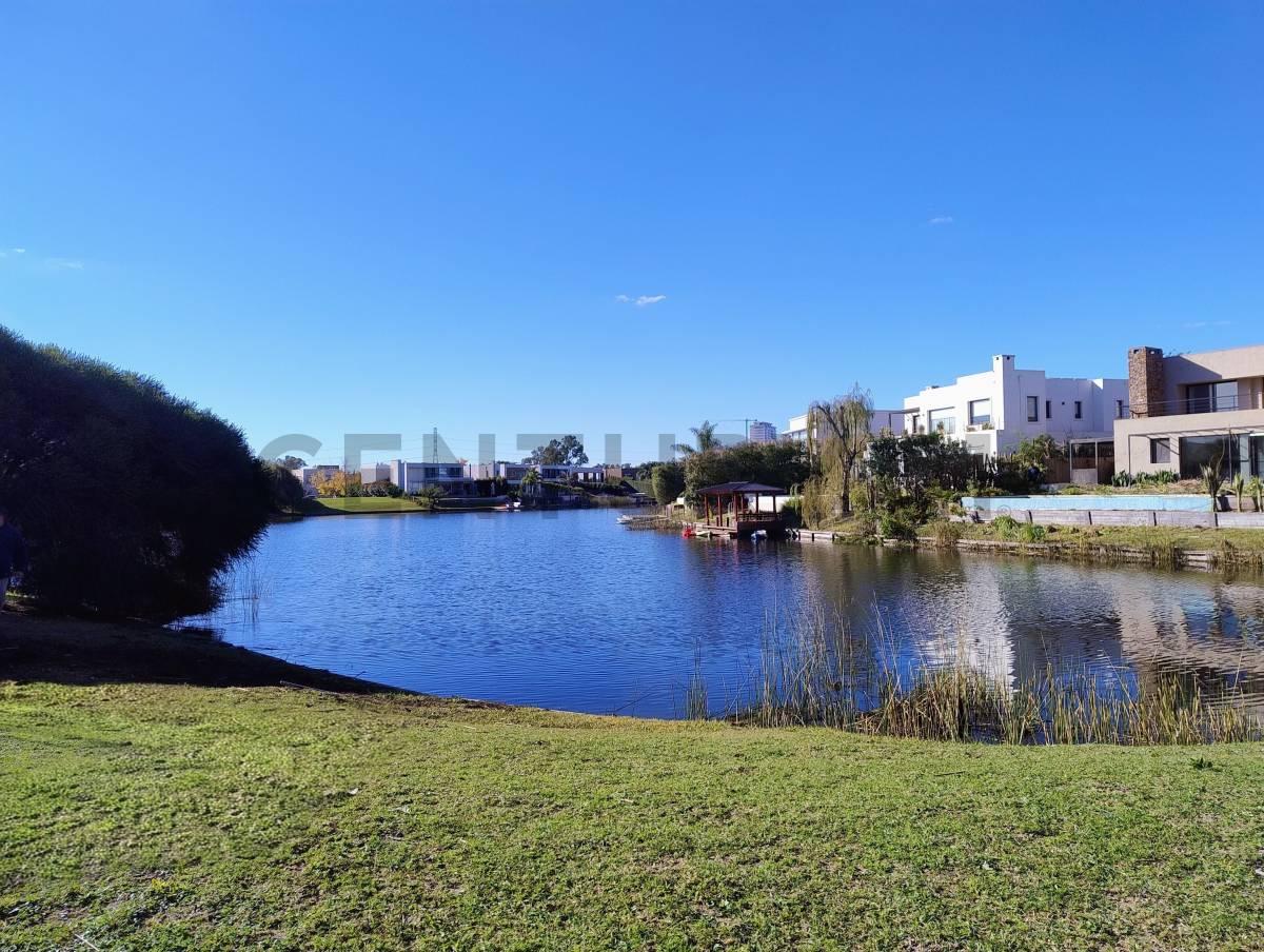 Lote al agua en venta Barrio Los Lagos, Lote 97. Nordelta, Tigre. — foto 1
