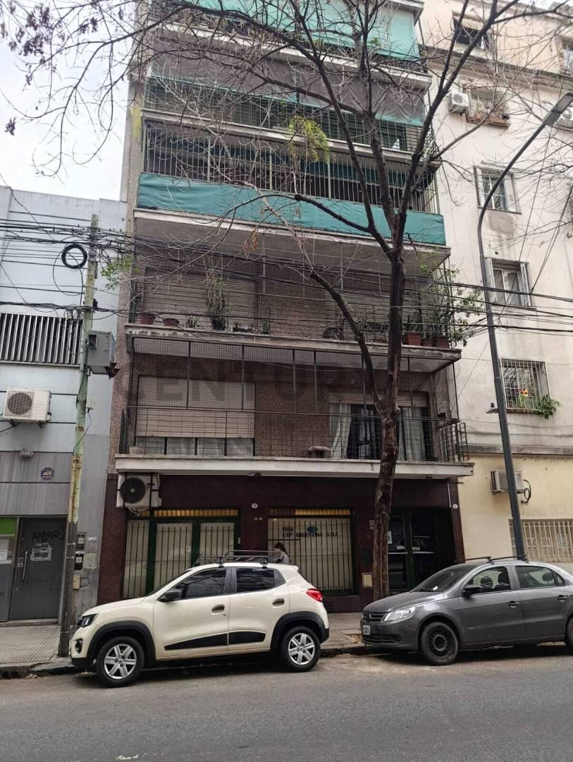 Venta piso muy amplio en Almagro 6 ambientes doble entrada oportundad a reciclar — foto 1