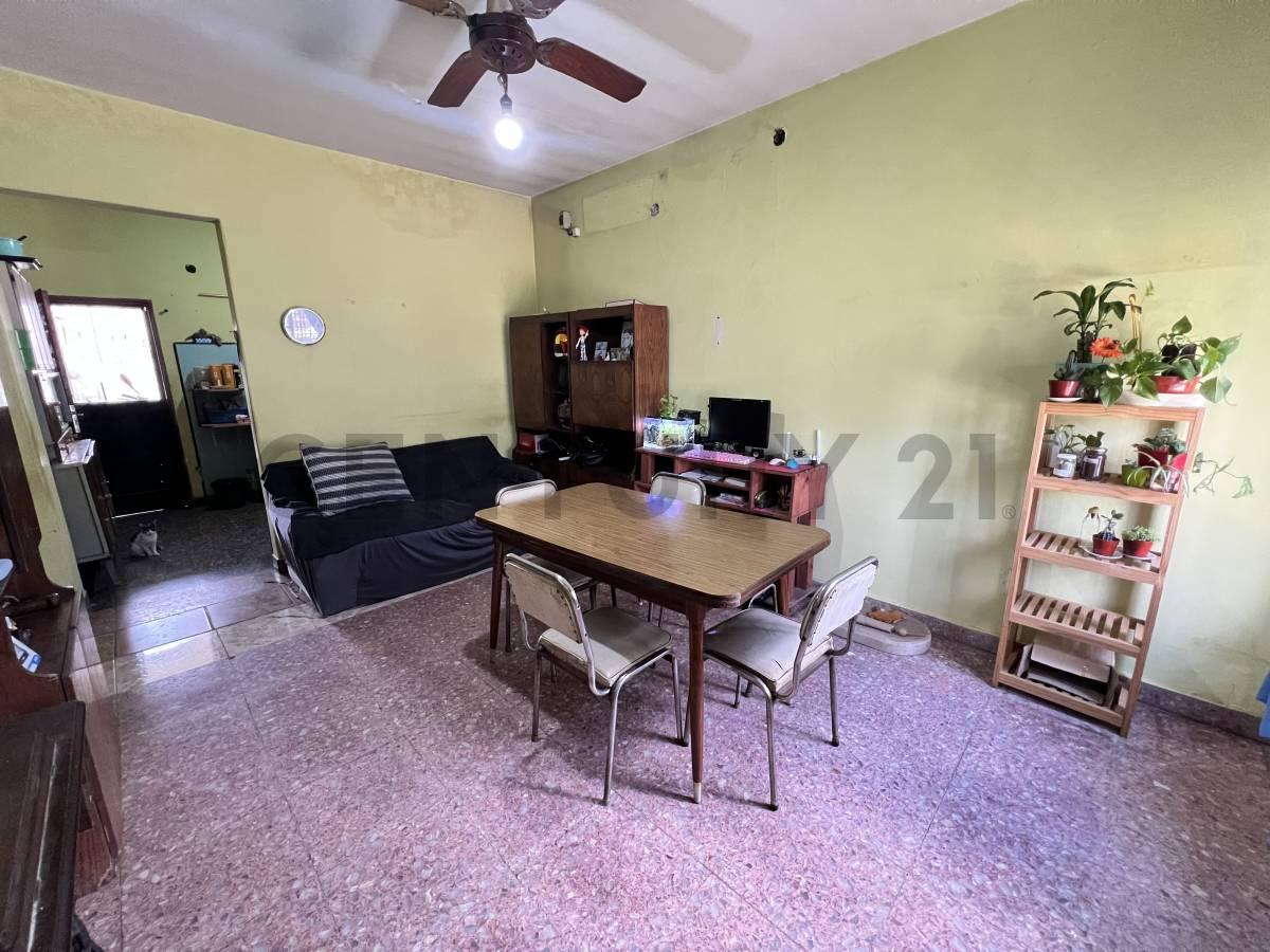 ¡APTO CRÉDITO! CASA 4 AMBIENTES - 70M² - COCHERA Y PATIO — foto 1