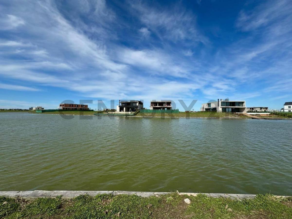 Lote al Agua Barrio Puentes, Nordelta. — foto 1