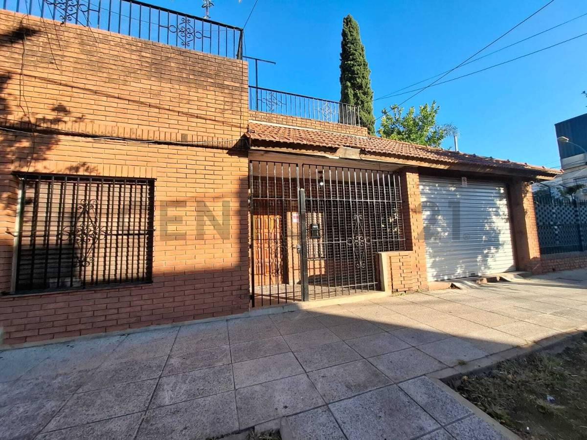 VENTA CASA 3 AMBIENTES CON JARDIN- CASEROS — foto 1
