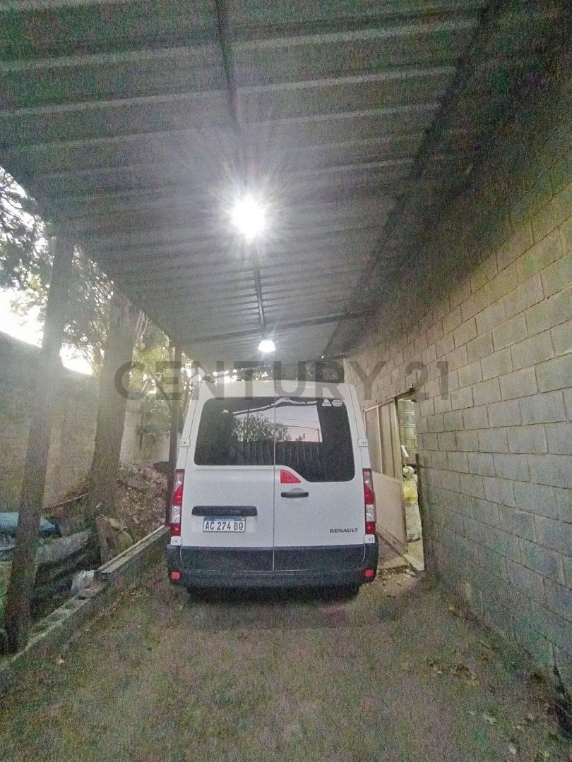 Venta de lote con galpón en Castelar sur, Morón. Ubicada sobre un lote de 10 X 53 C/U. co... — foto 1
