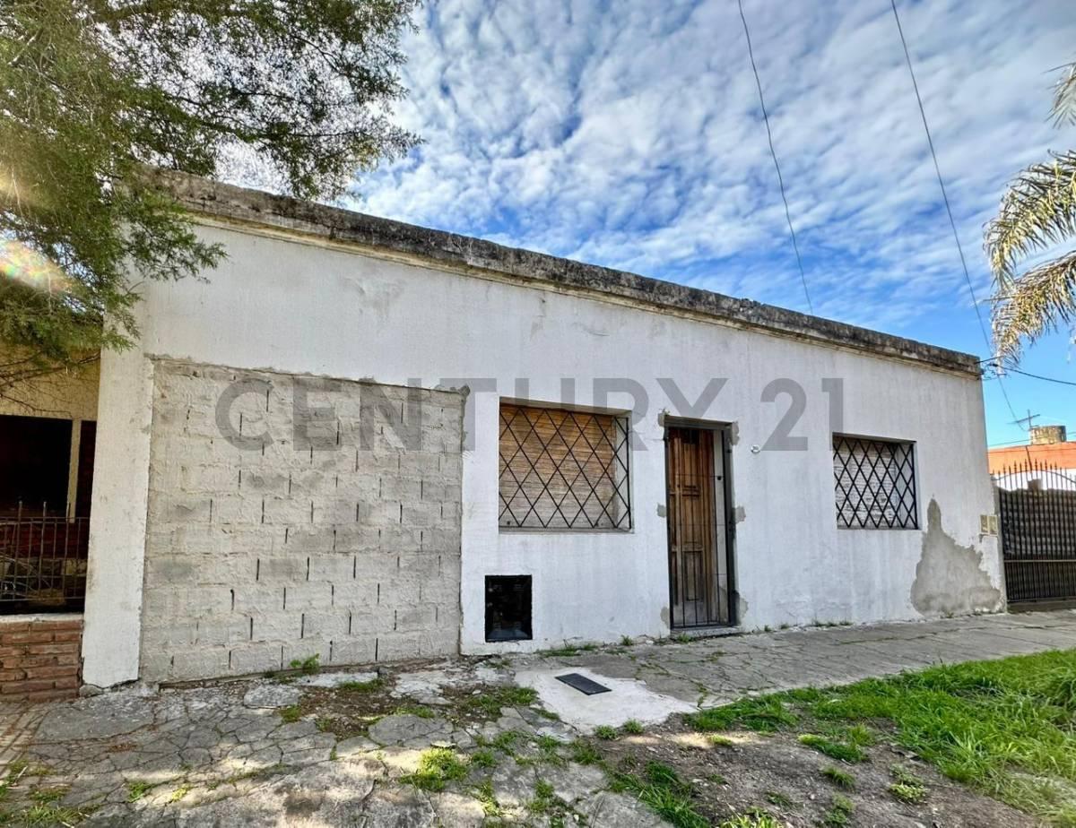 VENTA CASA ITUZAINGO NORTE A RECICLAR O DEMOLER — foto 1