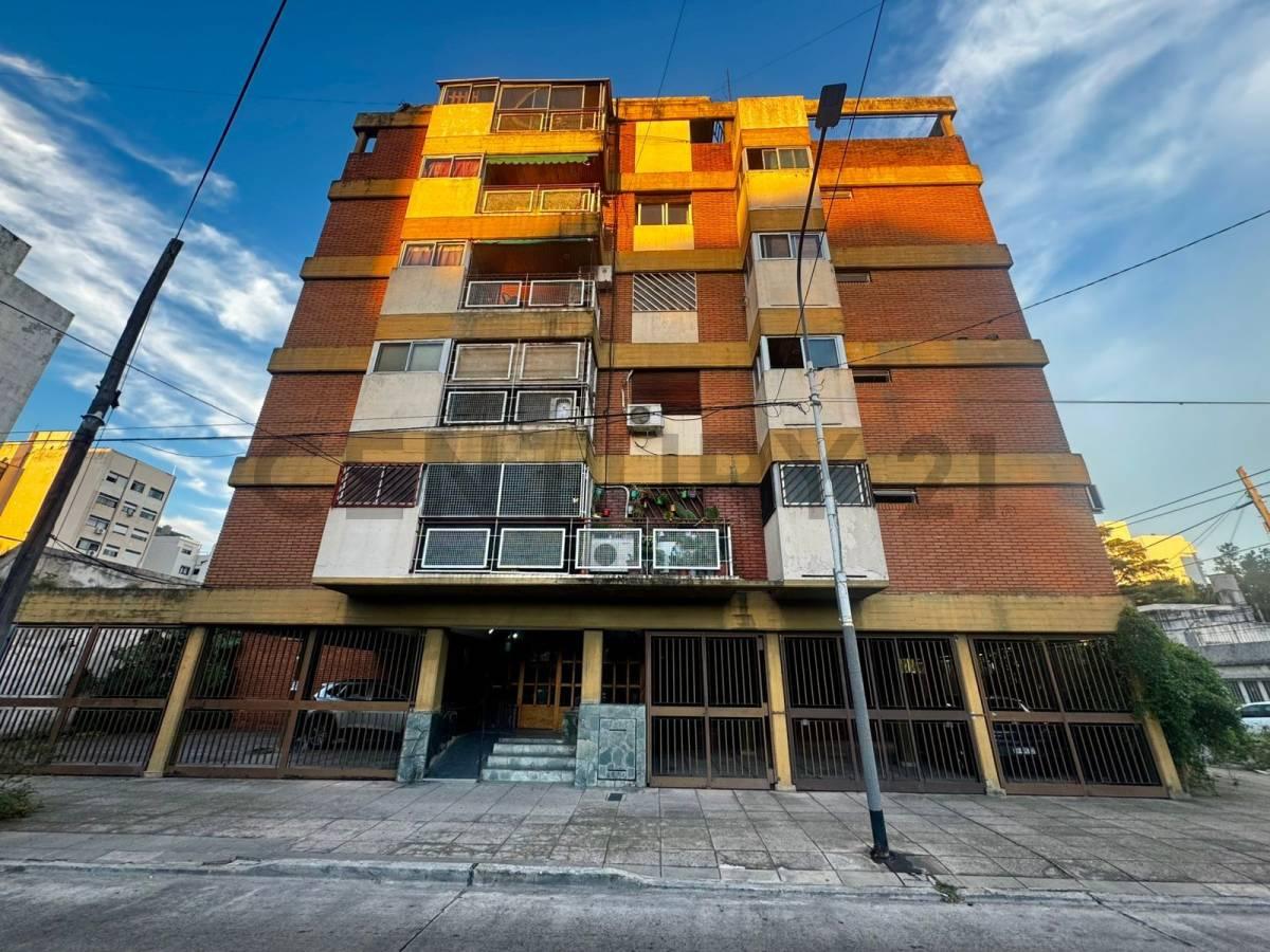 VENTA DEPARTAMENTO MONOAMBIENTE CASEROS BALCON — foto 1