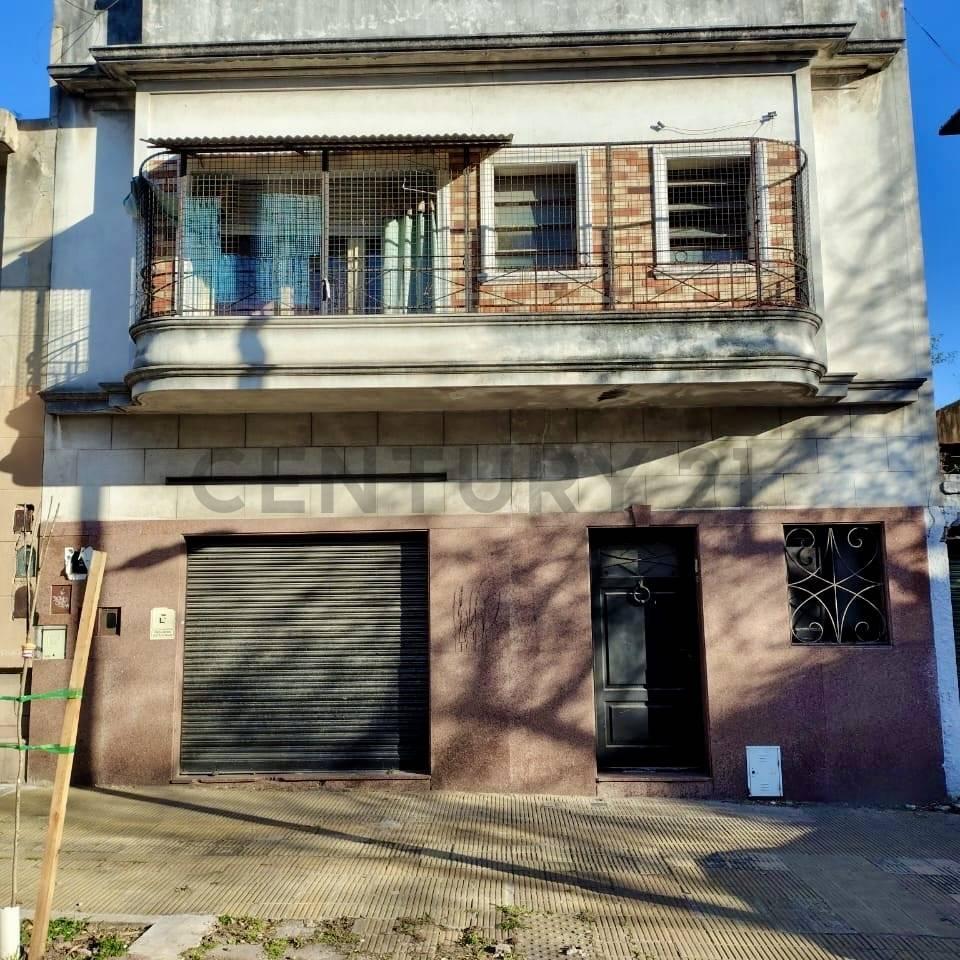 Venta de casa en Parque Avellaneda, CABA. — foto 1