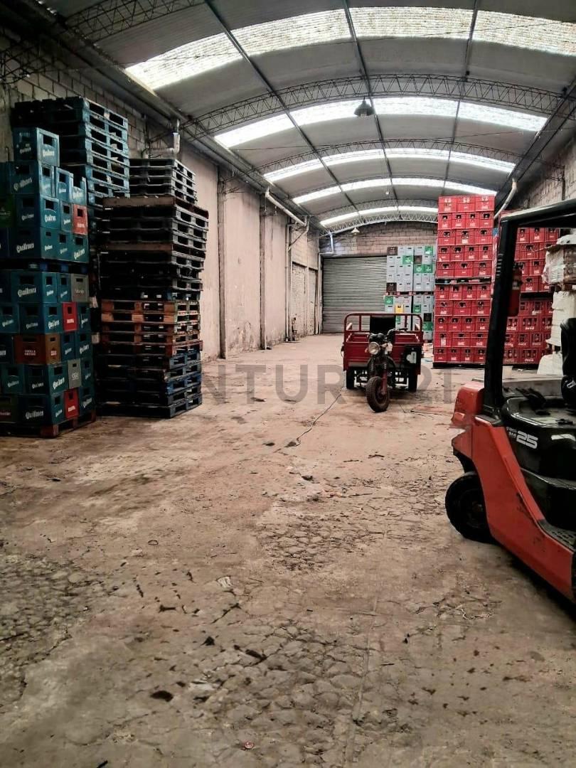 VENTA - Galpon en Flores - Lote propio — foto 1