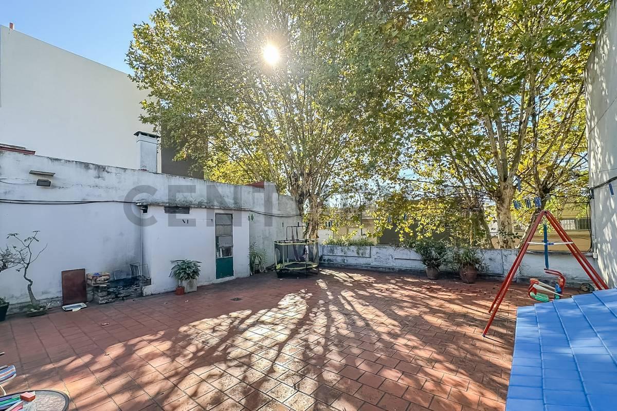 Venta CASA 6 amb con patio y terraza en Villa Luro — foto 1
