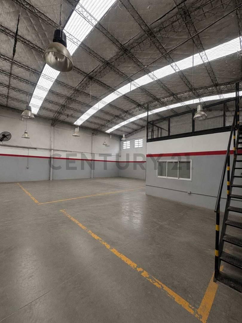 VENTA GALPON CON OFICINAS Y DEPOSITO - VILLA BALLESTER — foto 1