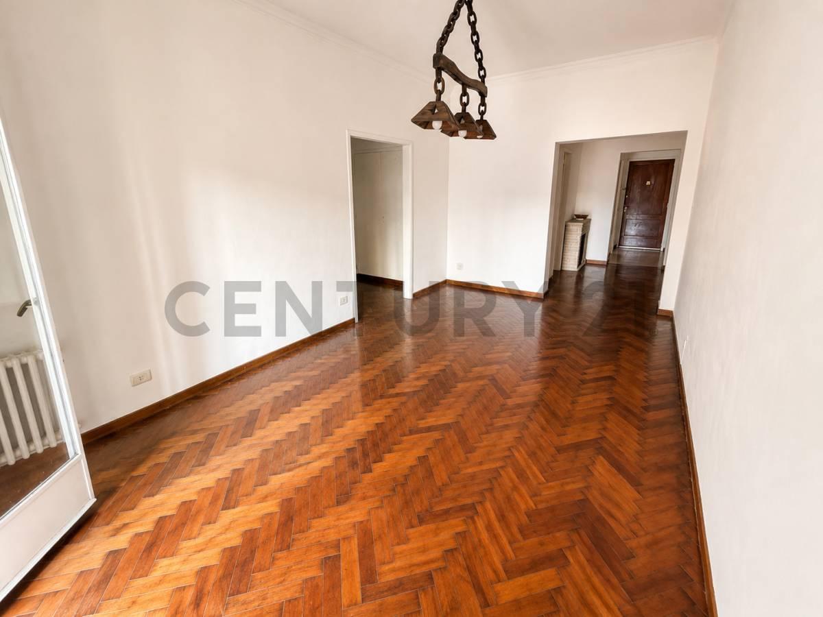 VENTA-PERMUTA departamento 3 ambientes con balcon, depend. Y Cochera En Palermo — foto 1