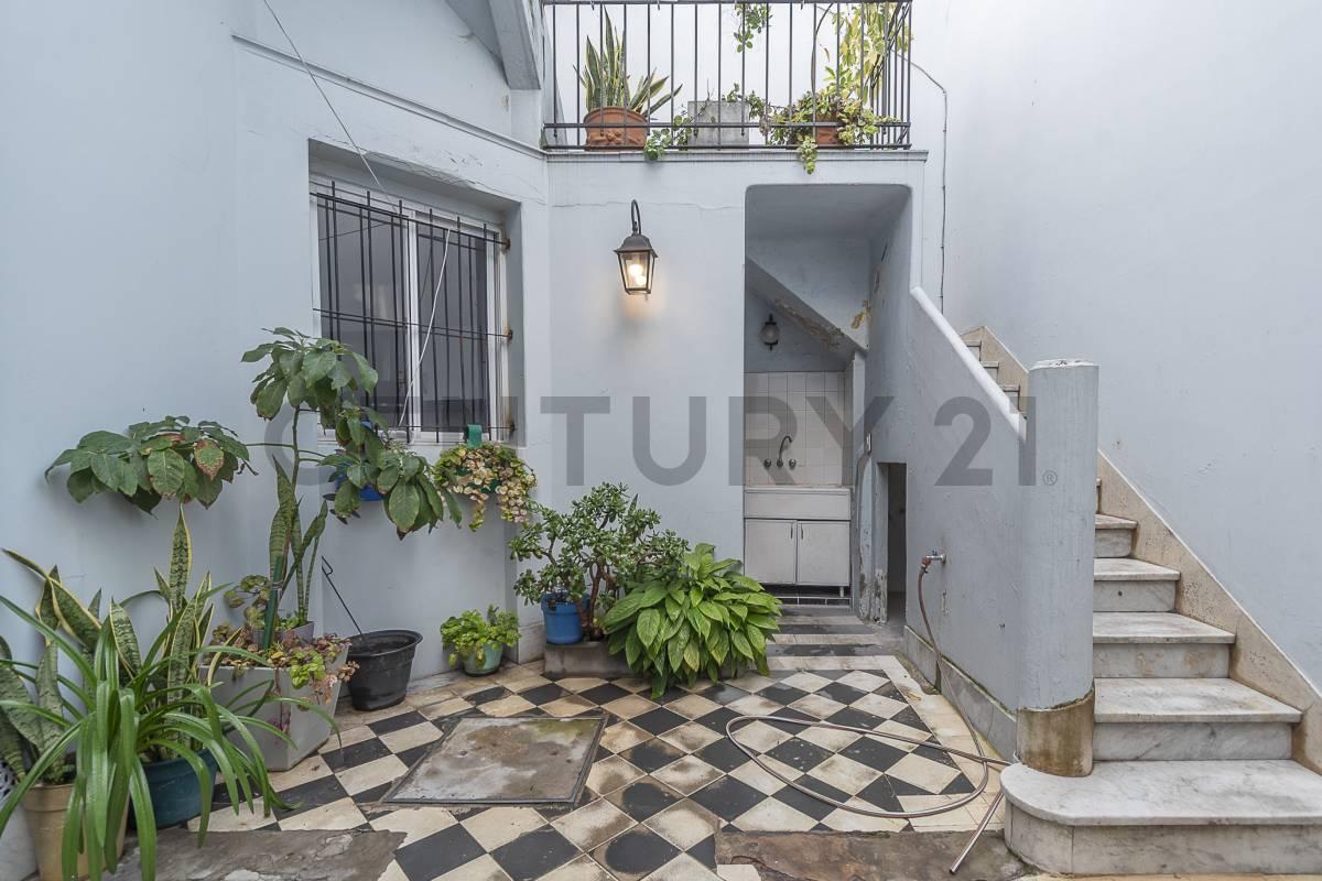Venta Casa 6 amb Cochera Terraza patio Pque Patricios — foto 1