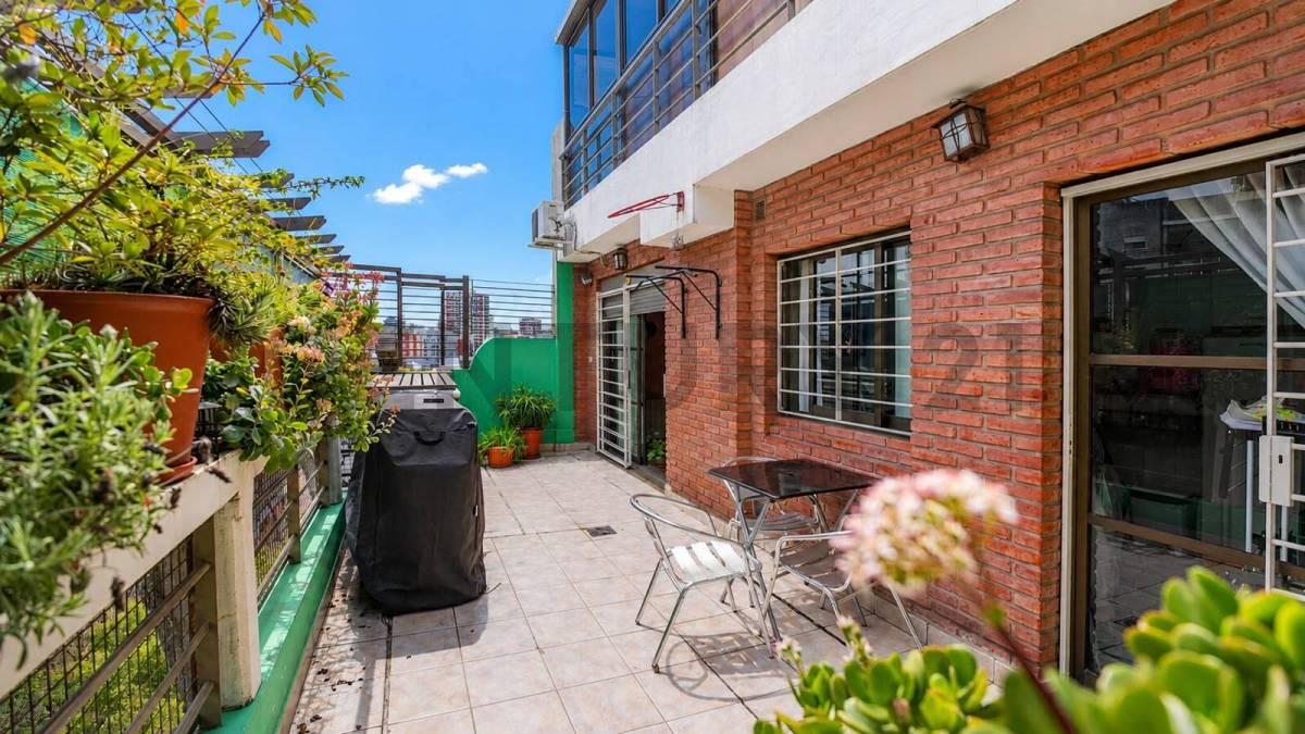 VENTA Depto 4 amb con balcón terraza y cochera - Parque Chacabuco — foto 1