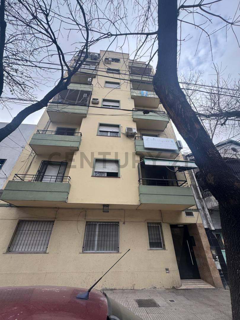 Acepta-Permuta Departamento 3 ambientes con balcón al frente – Parque Chacabuco — foto 1
