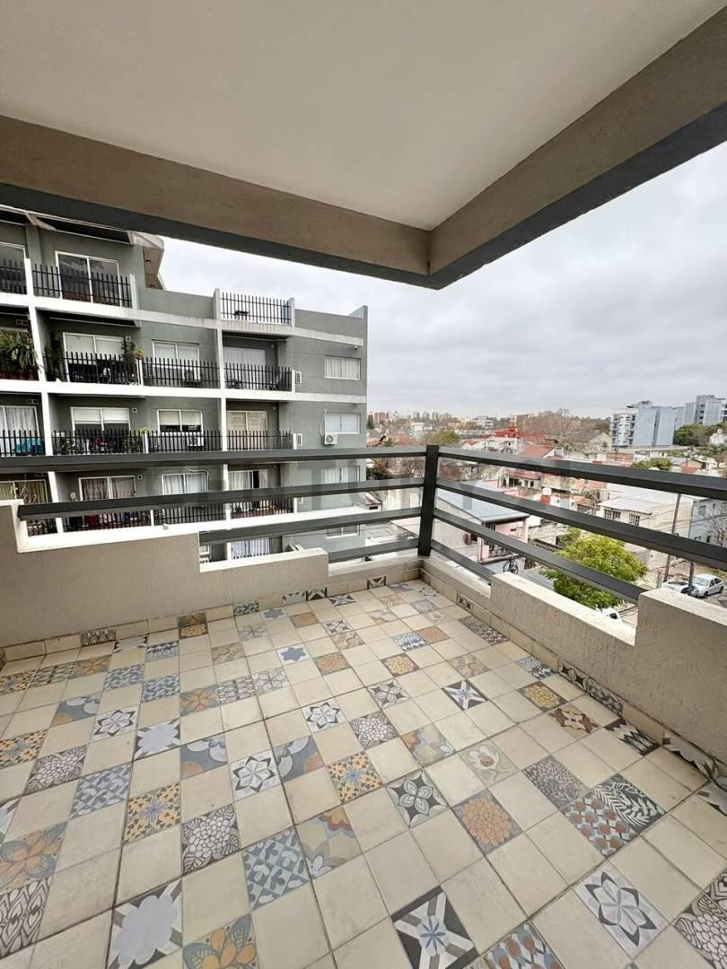 3 Ambientes con cochera y balcón aterrazado en Sáenz Peña — foto 1