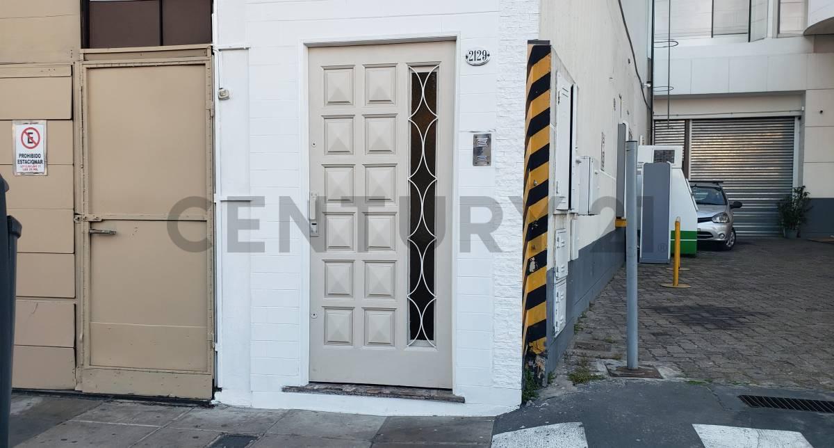 PH TIPO CASA EN VENTA FLORES S/EXP PATIO, QUINCHO Y TERRAZA CON PARRILLA — foto 1