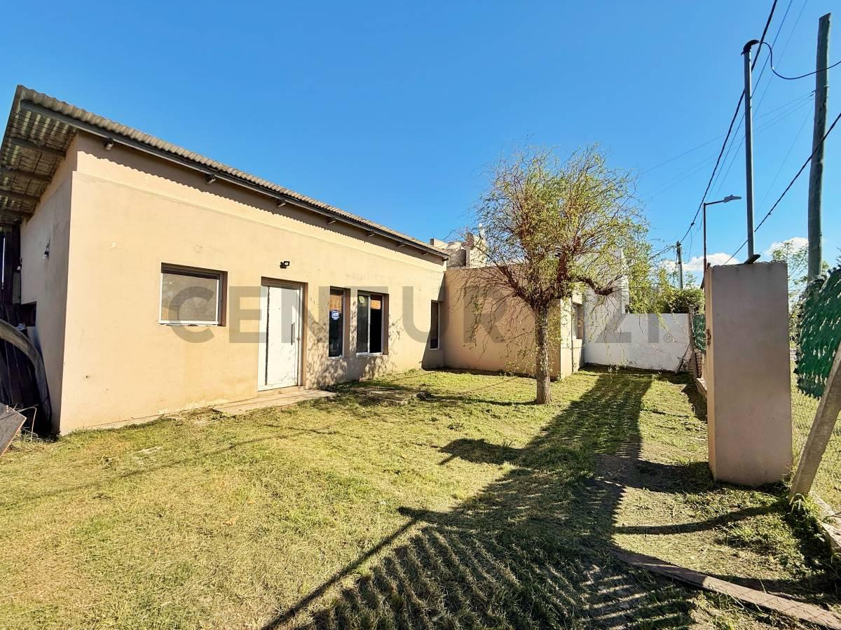 CASA EN VENTA EN ARTURO SEGUI — foto 1