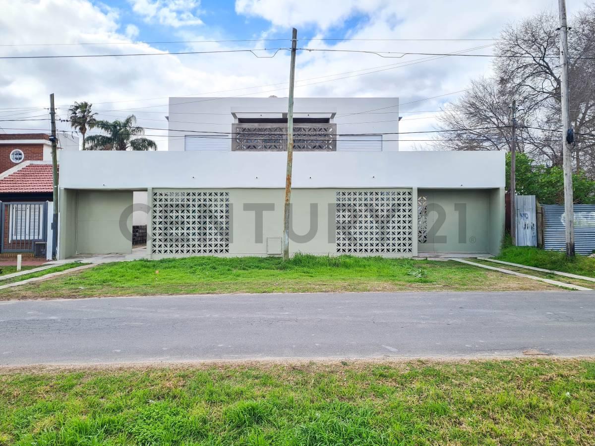 Dúplex en venta de 2 dormitorios en Ringuelet — foto 1