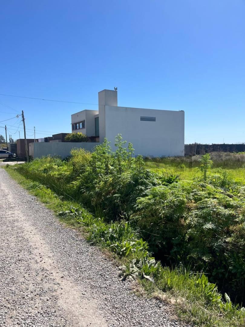 Lote en venta en calle 3 y 500 Gonnet — foto 1