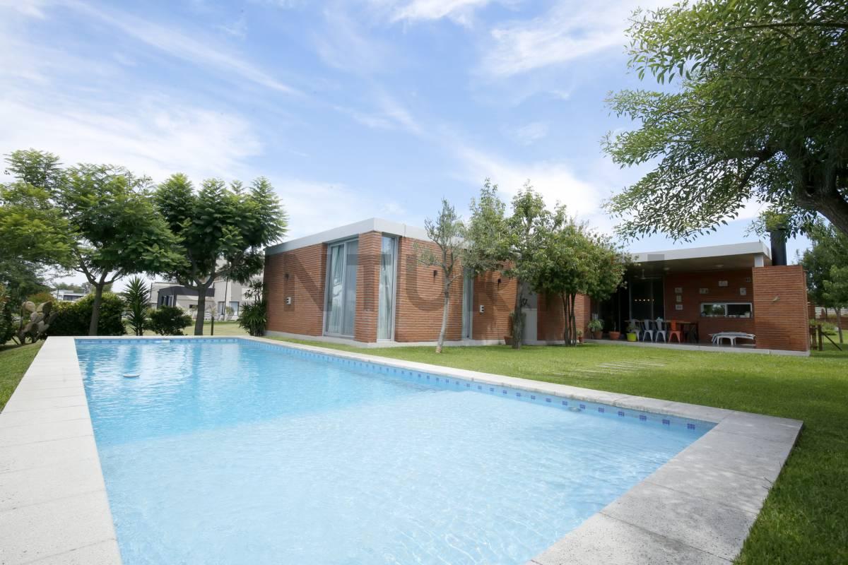 CASA EN VENTA EN GREENVILLE POLO & RESORT BERAZATEGUI — foto 1