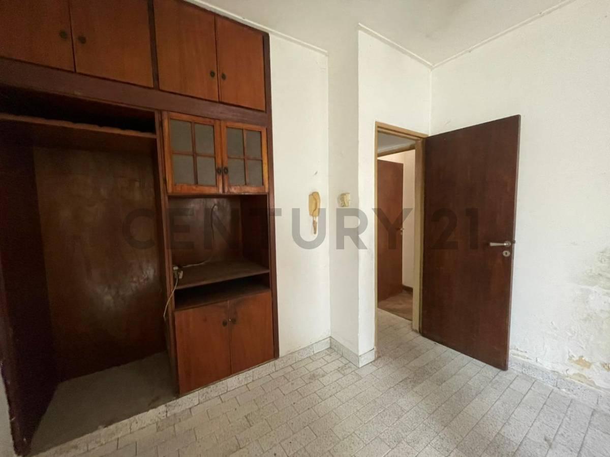 Casa en venta en La Plata tipo PH a refaccionar — foto 1