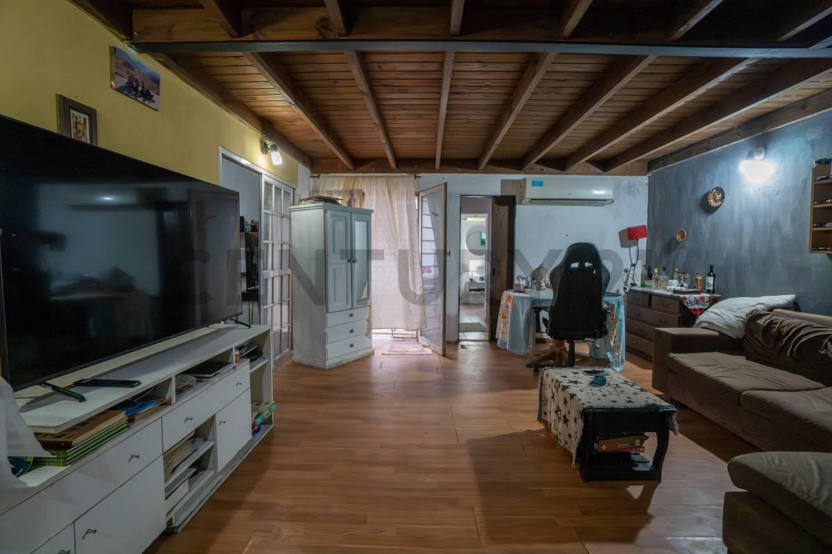 CASA EN VENTA EN LA PLATA TIPO PH EN PLANTA BAJA ACCESO INDEPENDIENTE APTO BANCO — foto 1