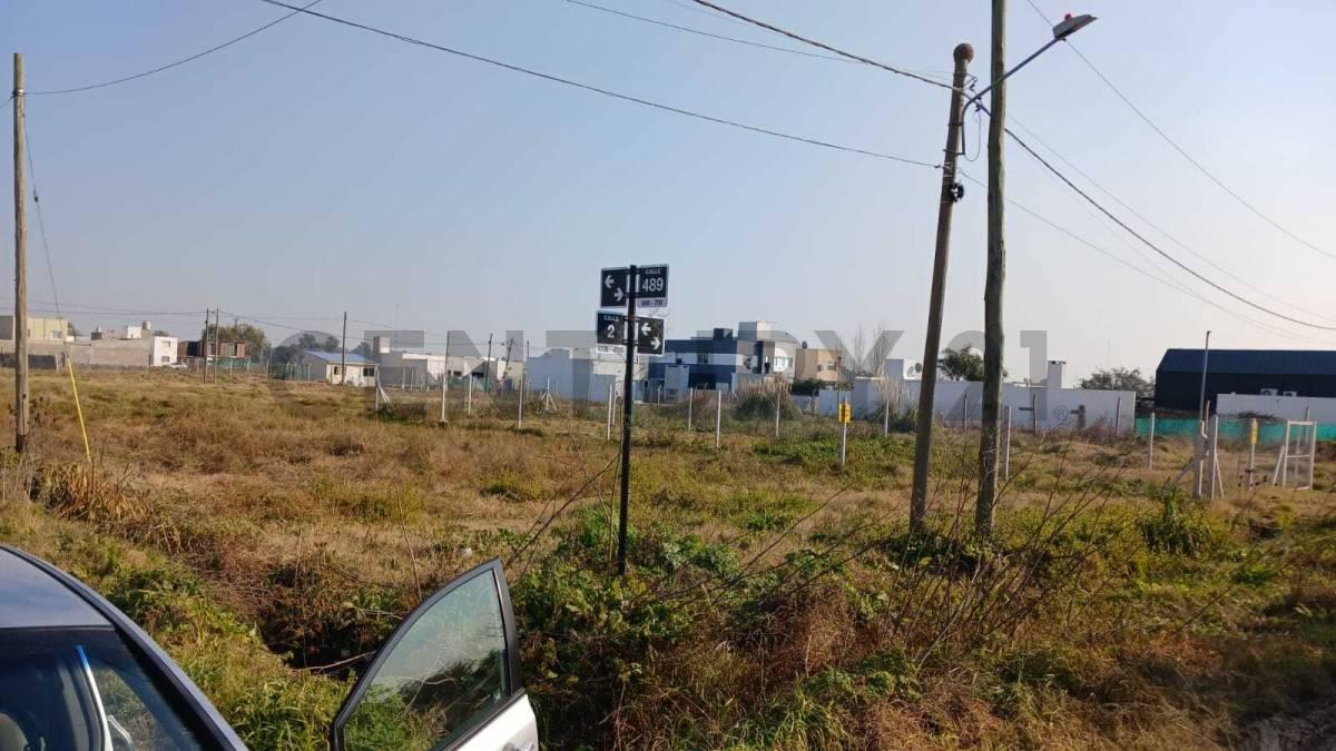 Lote en venta en Gonnet – Villa Castells - Excelente ubicación sobre calle 489 entre 2 y 3 — foto 1