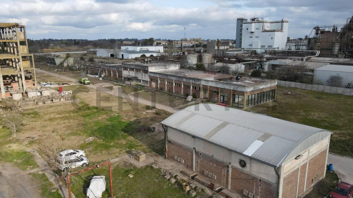 LOTE GALPON INDUSTRIAL EN ALQUILER EN LA PLATA — foto 1