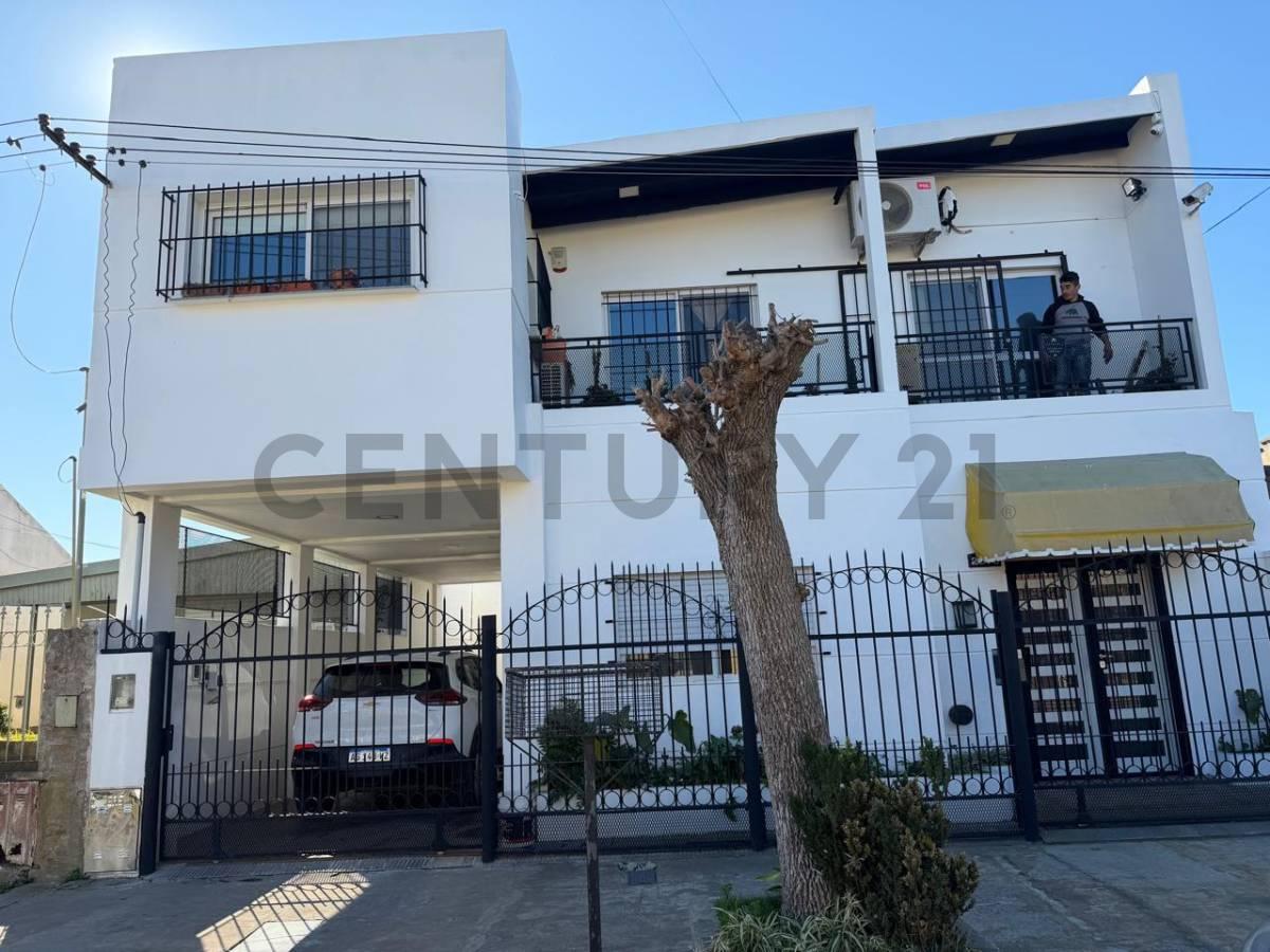 Venta de casa en Berisso apta profesional calle 30 numero 1345 — foto 1