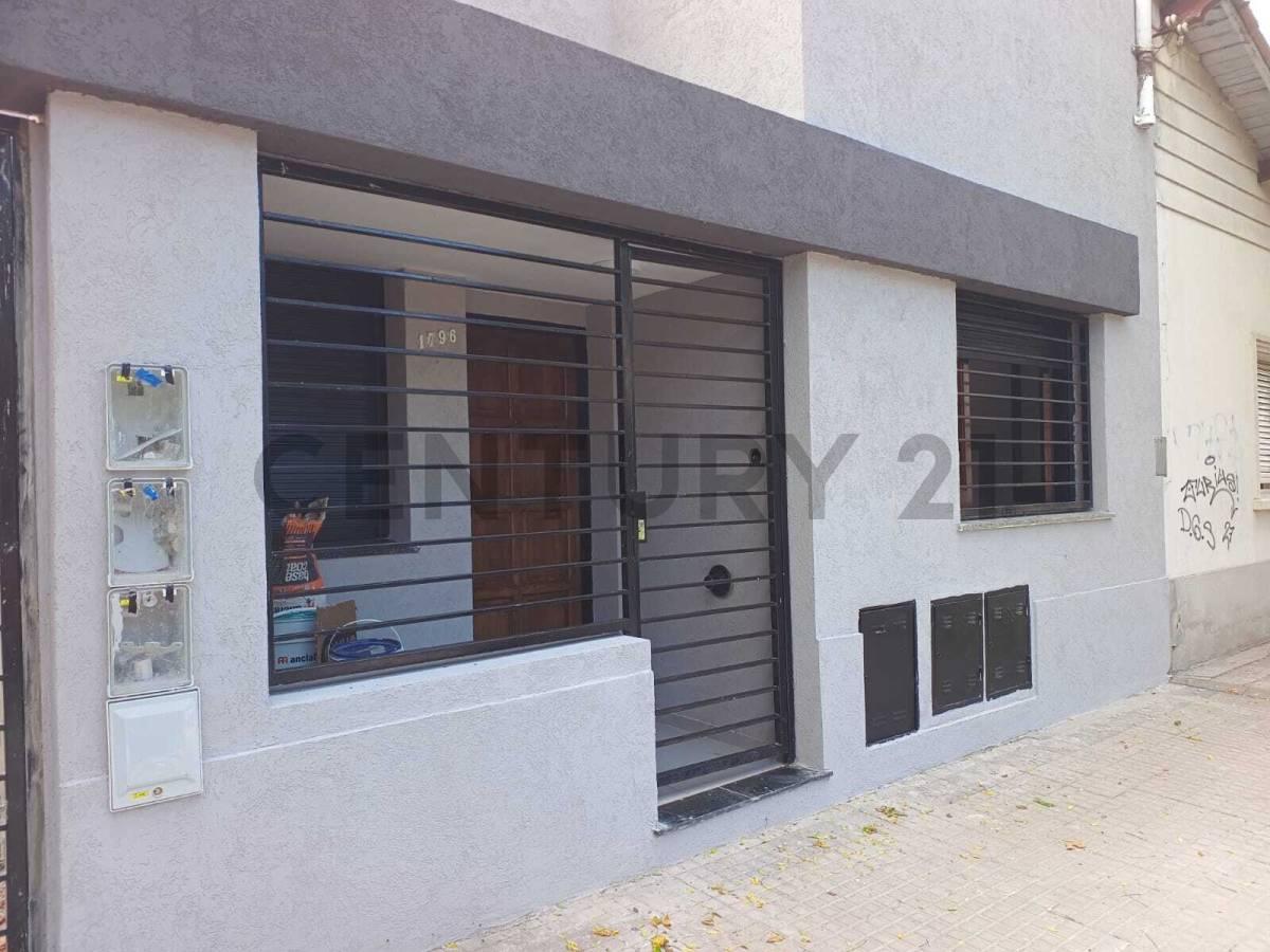 PH EN VENTA EN LA PLATA A ESTRENAR DE 2 DORMITORIOS CON PATIO Y PARRILLA — foto 1