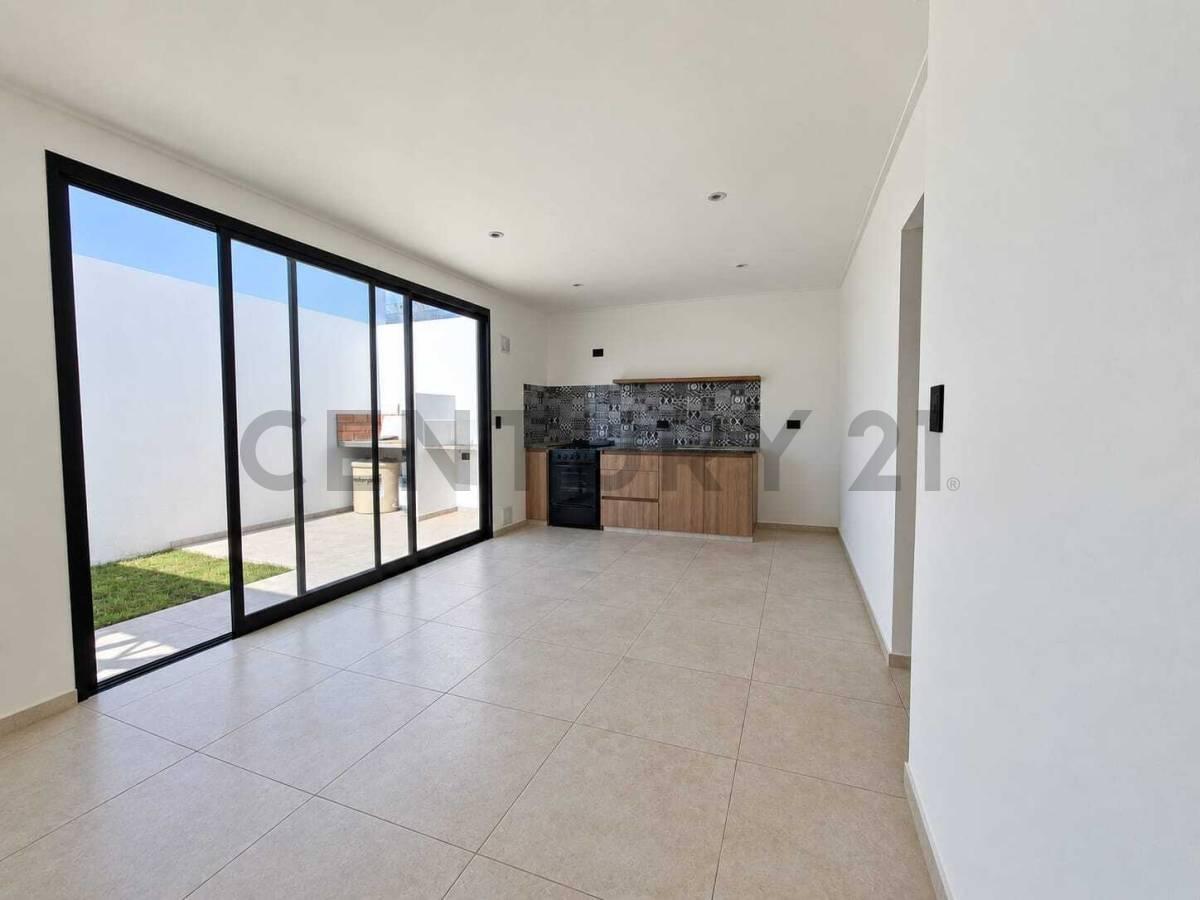 PH EN VENTA EN LA PLATA A ESTRENAR DE 2 DORMITORIOS CON PATIO, PARILLA Y SIN EXPENSAS — foto 1