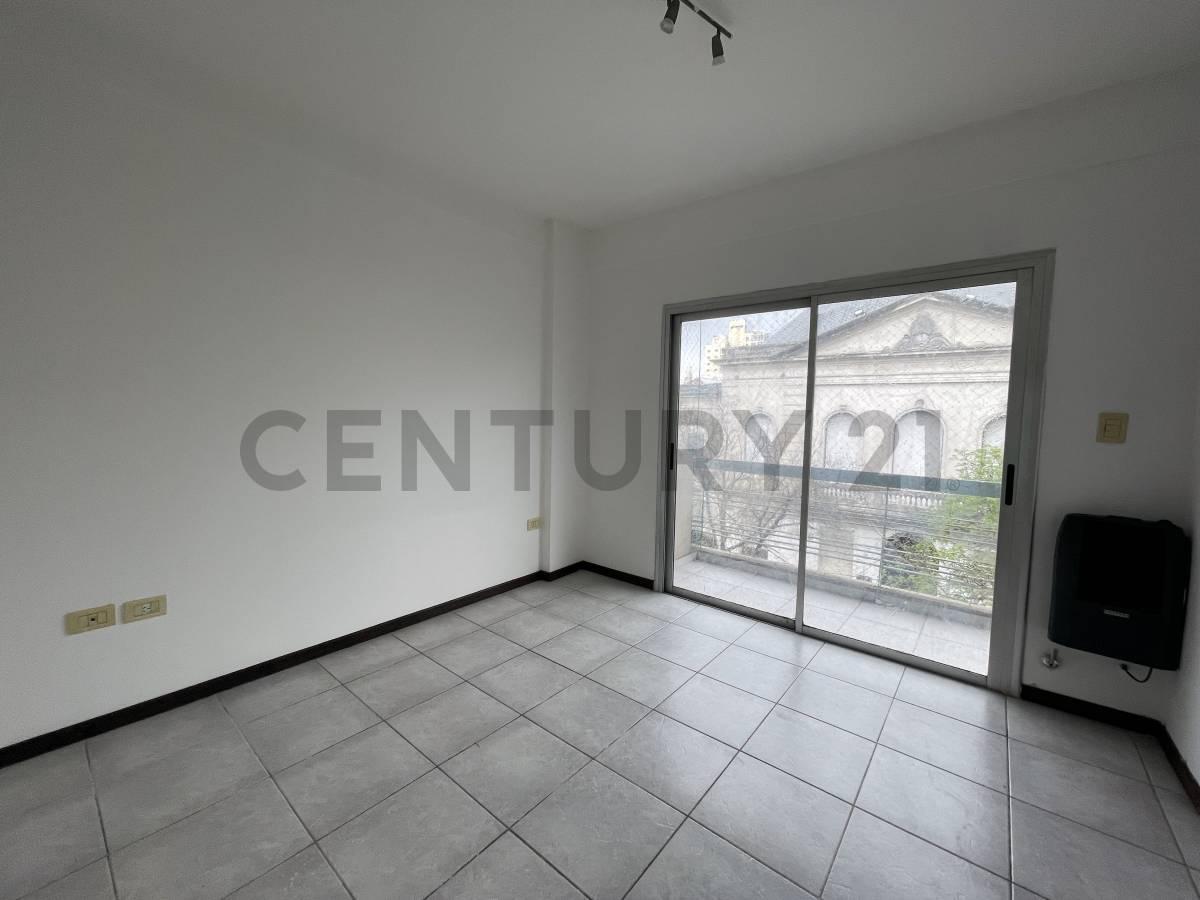 Departamento 2 dormitorios al frente - ALQUILER — foto 1