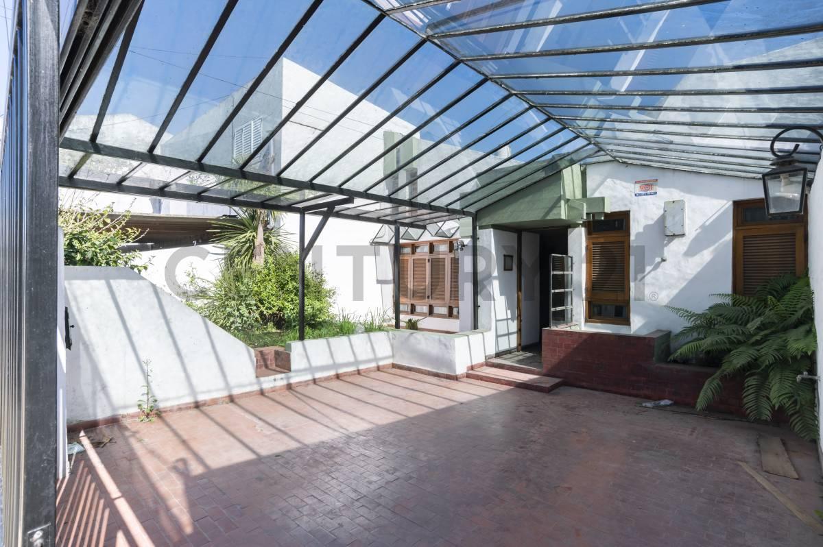 CASA EN VENTA EN RINGUELET DE 2 DORMITORIOS - COPIA — foto 1
